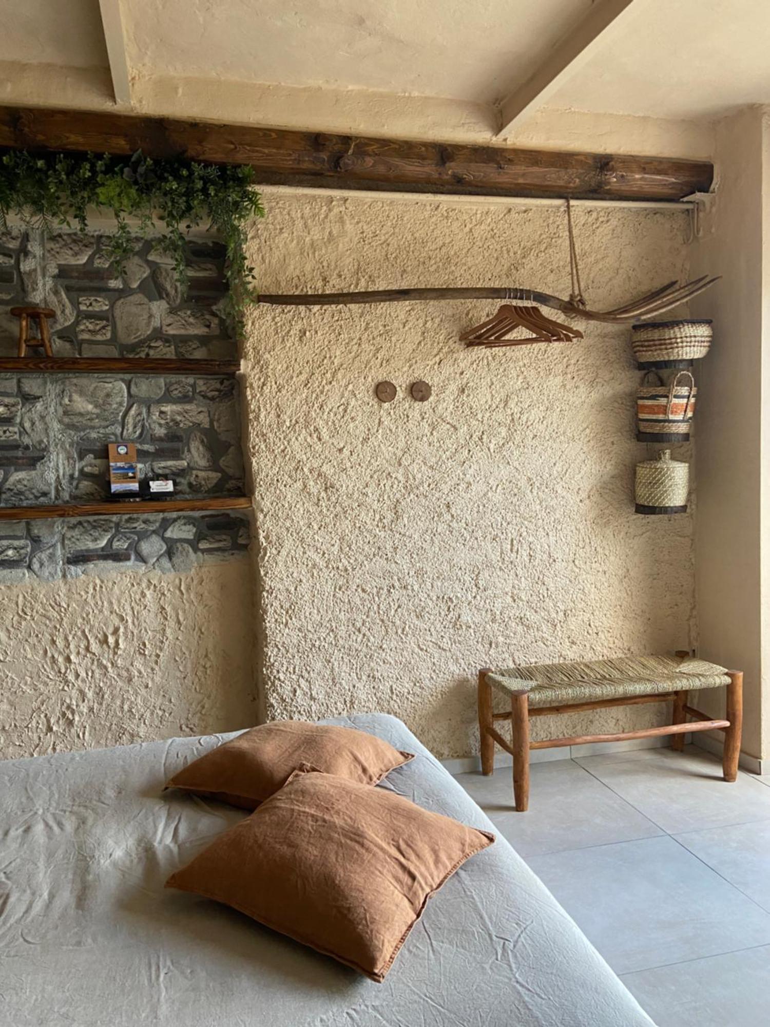 Bed And Adventure Tramontana Resort - Camera Vista Castilenti Exterior foto