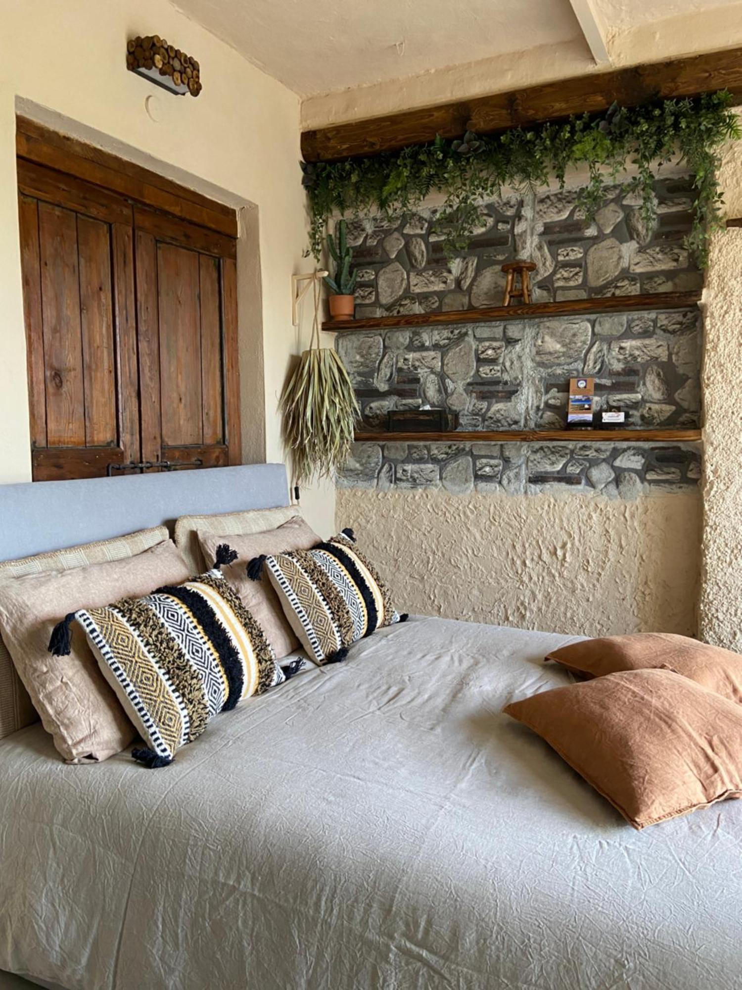 Bed And Adventure Tramontana Resort - Camera Vista Castilenti Exterior foto