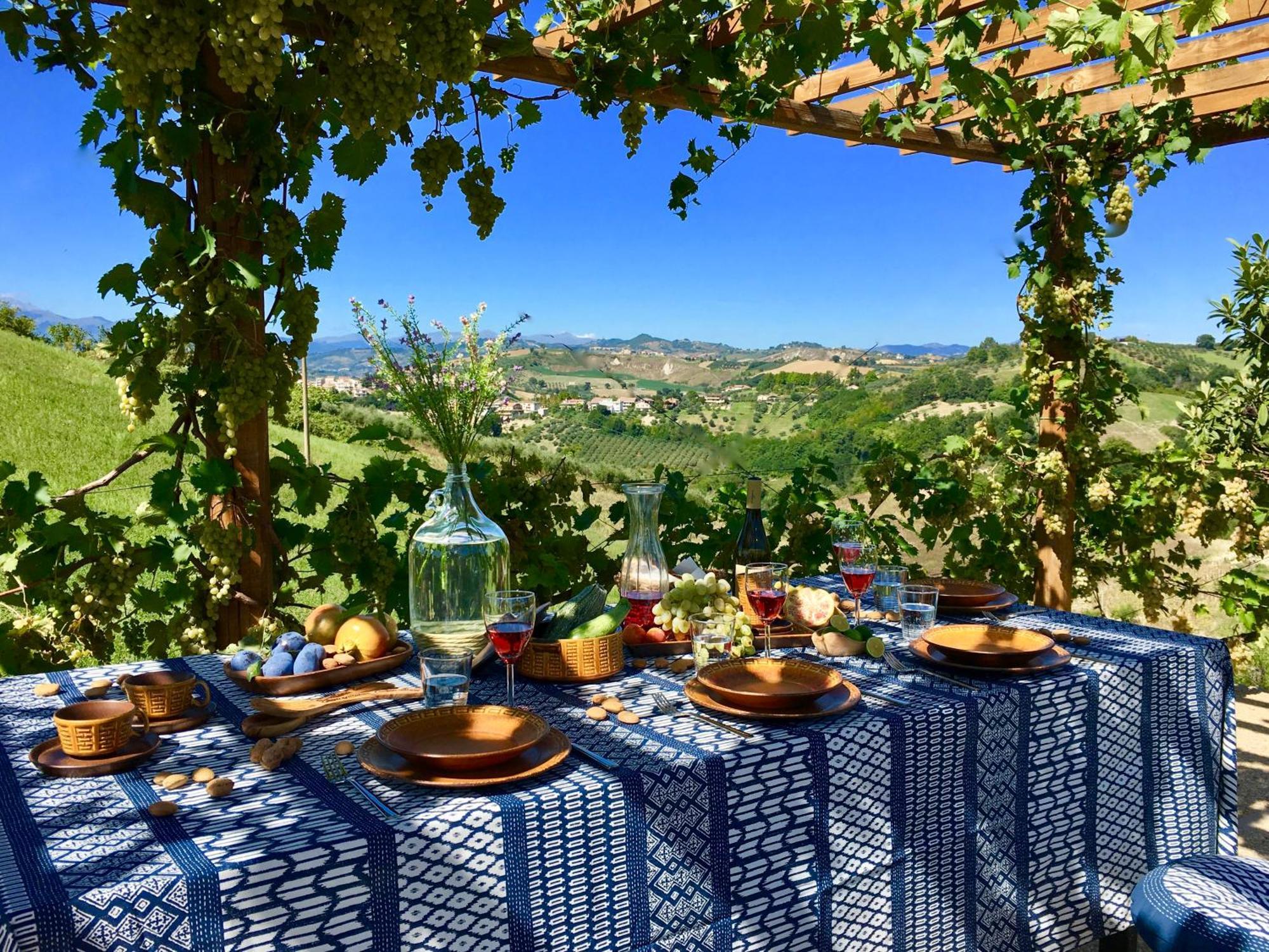 Bed And Adventure Tramontana Resort - Camera Vista Castilenti Exterior foto